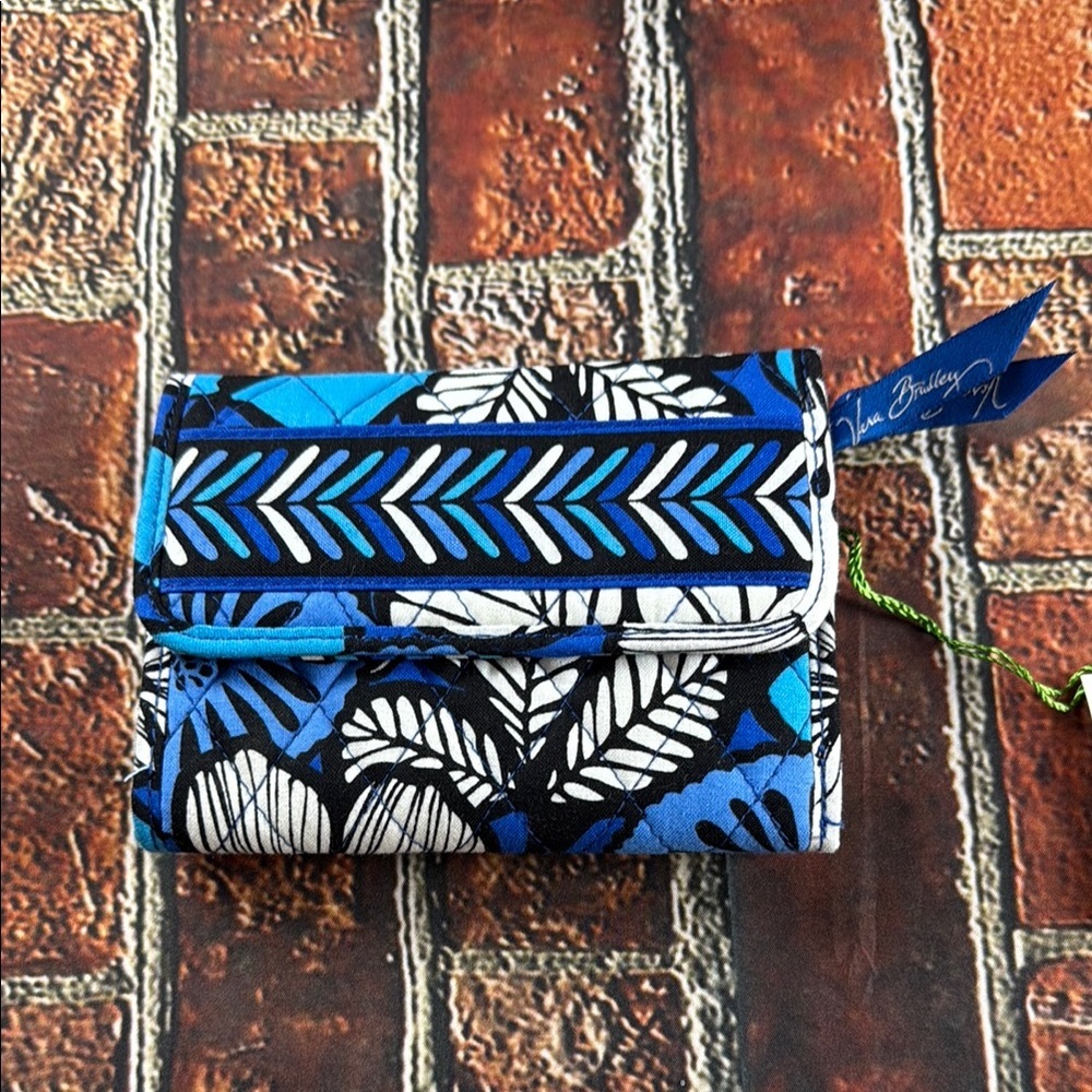 NWT Vera Bradley Blue and White Shoulder Bag and Wallet Set - Picture 4 of 7